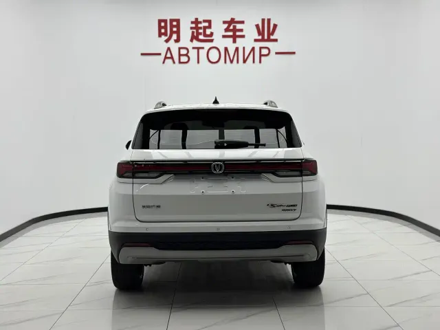 Changan CS35 Plus — Фото автомобиля 10