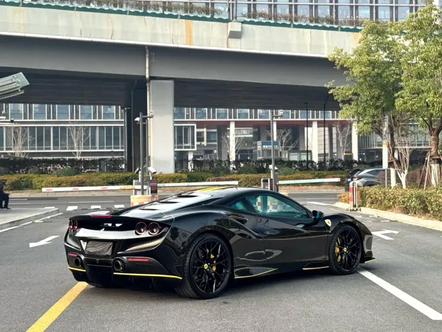 Ferrari F8 — Фото автомобиля 9