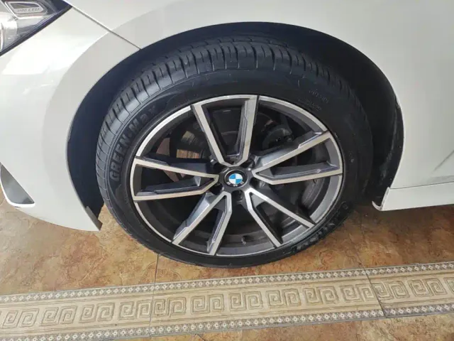 BMW 3 Series — Фото автомобиля 22