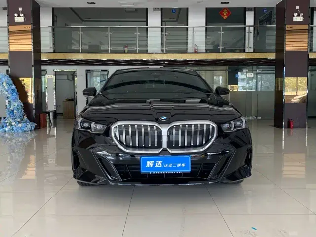 BMW 5 Series — Фото автомобиля 2