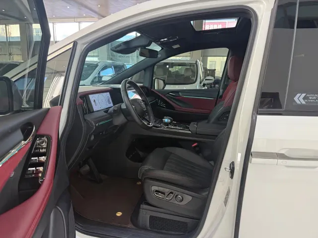 GAC Trumpchi M8 — Фото автомобиля 7