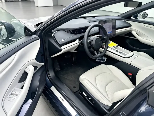 Xiaomi SU7 — Фото автомобиля 4
