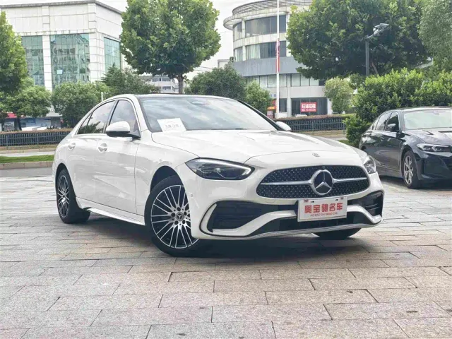 Mercedes-Benz C-Class — Фото автомобиля 3