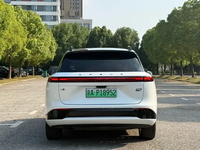 Xpeng G9 — Фото автомобиля 8