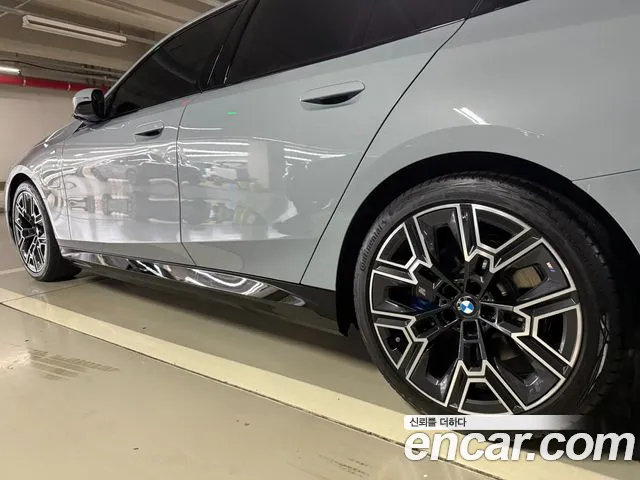BMW 5-Series — Фото автомобиля 19