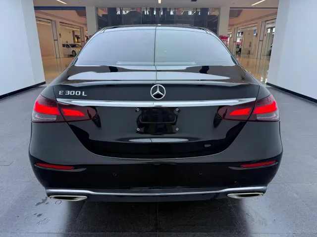 Mercedes-Benz E-Class — Фото автомобиля 13