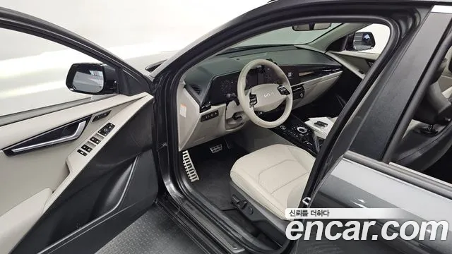 Kia Niro Niro (New) — Фото автомобиля 11