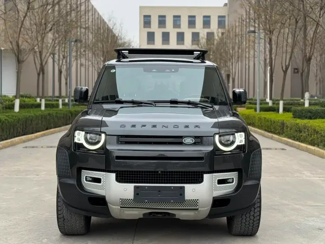Land Rover Defender — Фото автомобиля 3
