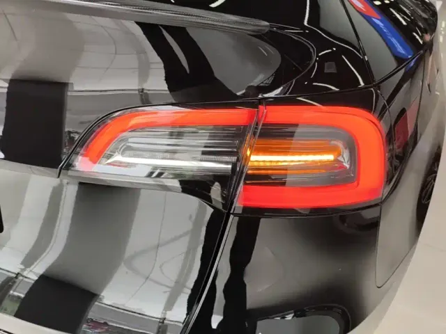 Tesla Model Y — Фото автомобиля 7