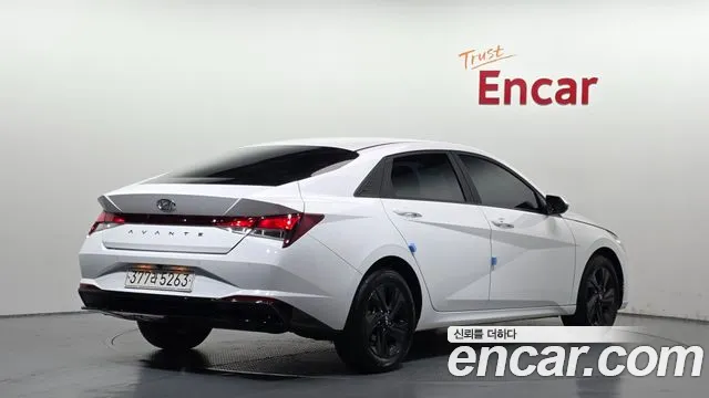 Hyundai Avante CN7 — Фото автомобиля 2