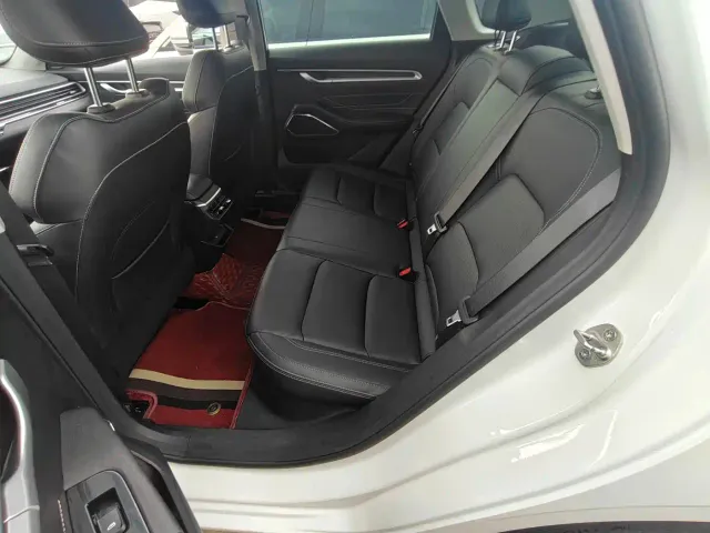 Geely Emgrand — Фото автомобиля 9