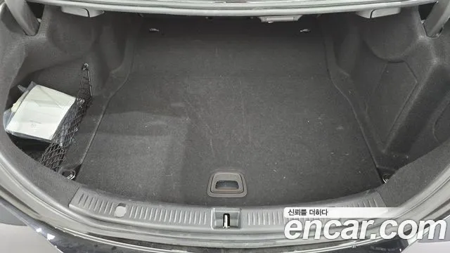 Mercedes-Benz E-Class — Фото автомобиля 17