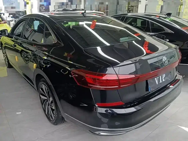 Volkswagen Passat — Фото автомобиля 4