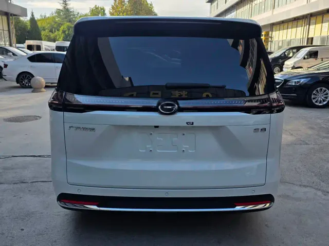 GAC Trumpchi E8 — Фото автомобиля 12