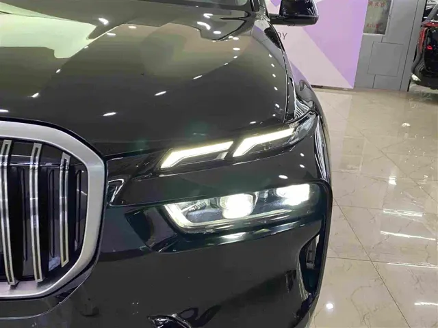 BMW X7 — Фото автомобиля 4