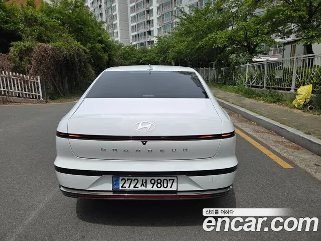 Hyundai Grandeur Grandeur (GN7) 2.5 Бензин 2WD — Фото автомобиля 4