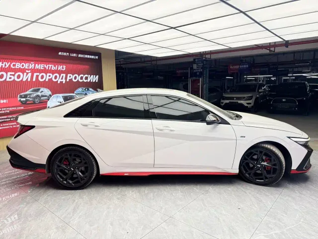 Hyundai Elantra — Фото автомобиля 4
