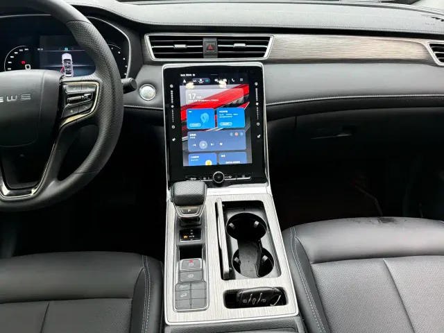 Roewe RX5 — Фото автомобиля 19