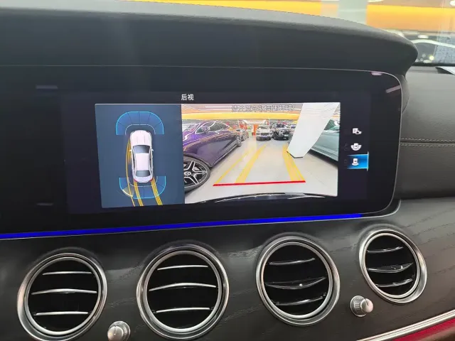 Mercedes-Benz E-Class — Фото автомобиля 21