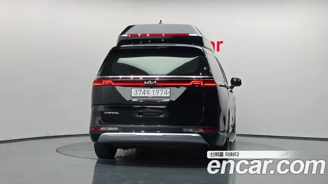 Kia Canival — Фото автомобиля 4