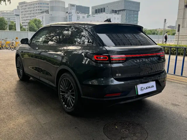 Leapmotor C11 — Фото автомобиля 16