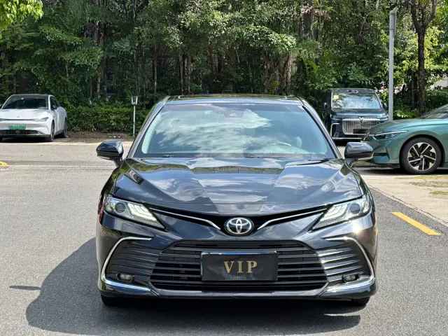 Toyota Camry — Фото автомобиля 2