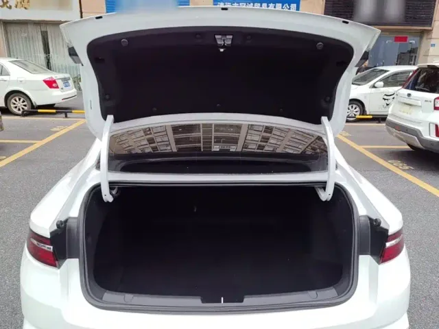 Geely Xingrui — Фото автомобиля 18