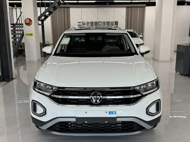 Volkswagen T-Roc — Фото автомобиля 2