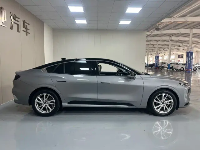 Ford Mondeo 2022 EcoBoost 245 Luxury Edition — Фото автомобиля 8