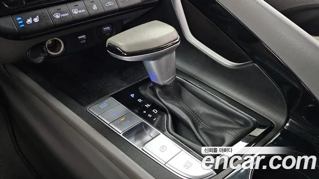 Hyundai AVANTE Inspiration — Фото автомобиля 9