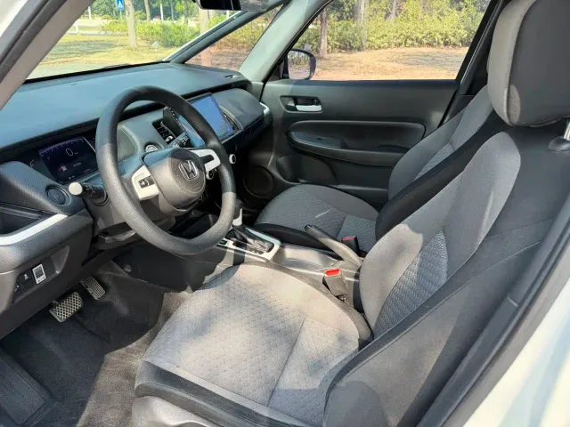 Honda Fit — Фото автомобиля 4