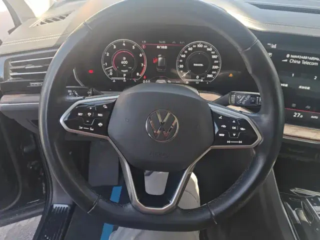 Volkswagen Touareg — Фото автомобиля 15