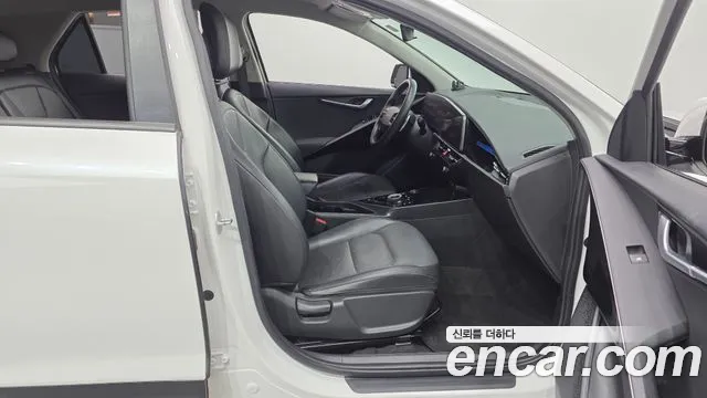 Kia Niro — Фото автомобиля 16