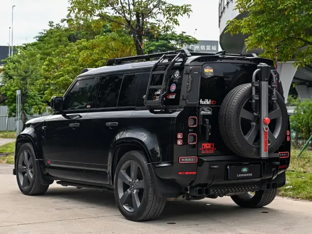 Land Rover Defender — Фото автомобиля 3