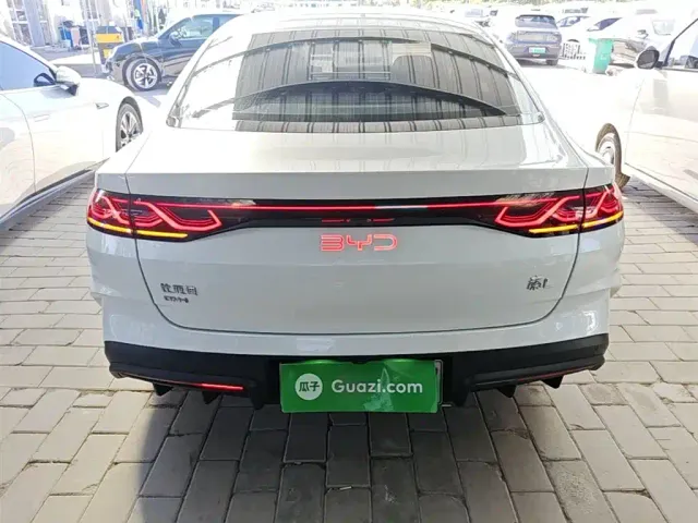 BYD Qin L — Фото автомобиля 5
