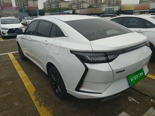 Dongfeng Yixuan — Фото автомобиля 4