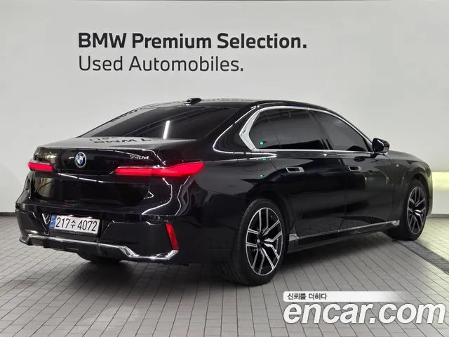 BMW 7-Series — Фото автомобиля 4