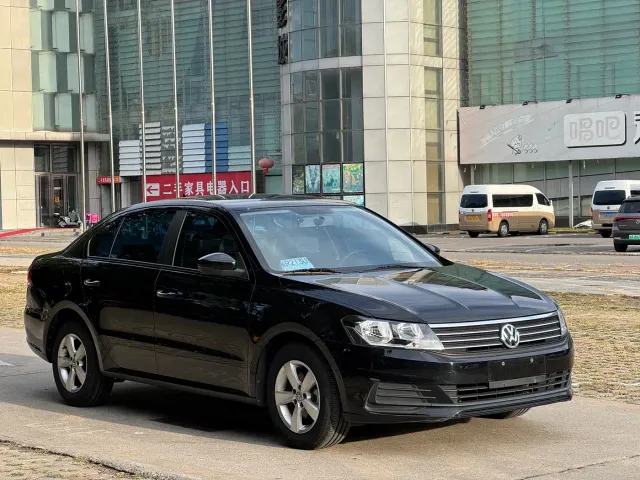 Volkswagen Lavida — Фото автомобиля 4