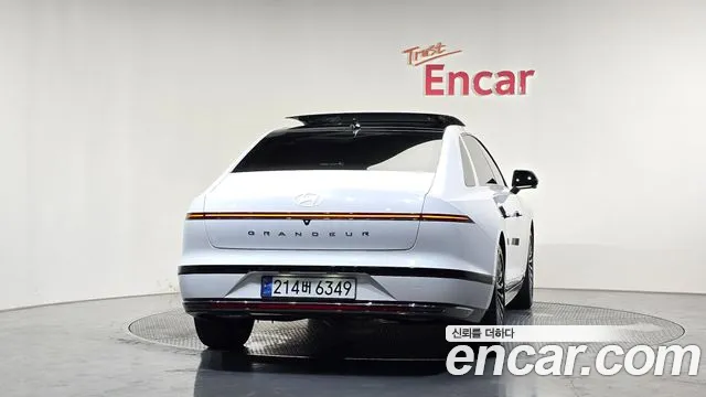 Hyundai Grandeur Grandeur (GN7) 2.5 Бензин 2WD — Фото автомобиля 3