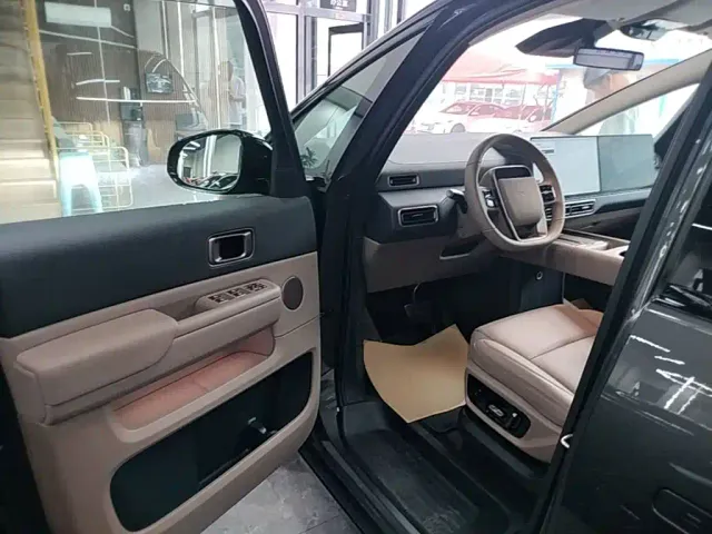 Li Auto MEGA — Фото автомобиля 15