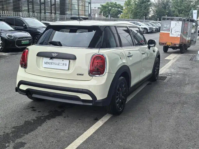 MINI Hatch — Фото автомобиля 2