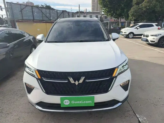 Wuling Asta — Фото автомобиля 2