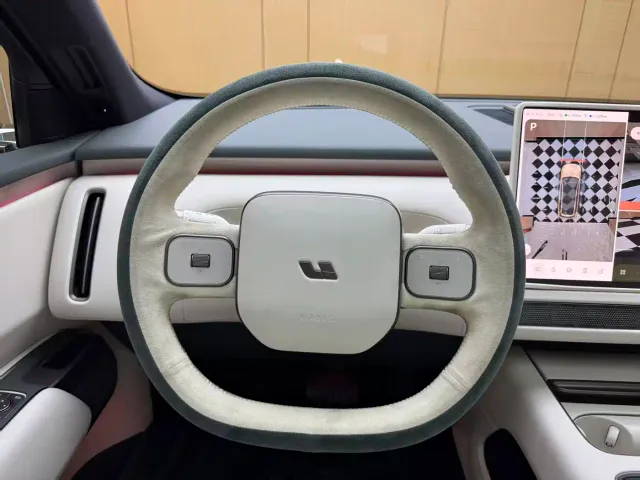 Li Auto L9 — Фото автомобиля 5