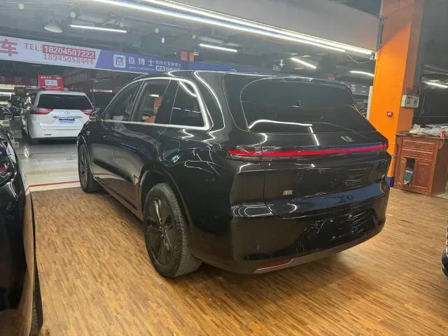 Li Auto L6 — Фото автомобиля 7