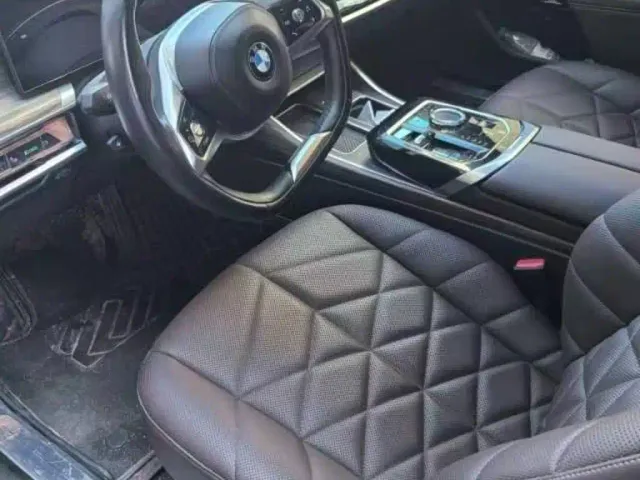 BMW 7 Series — Фото автомобиля 5