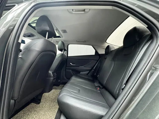 Hyundai Elantra — Фото автомобиля 10