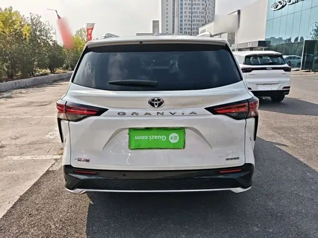 Toyota Granvia — Фото автомобиля 5