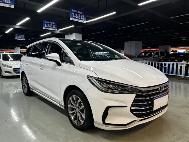 BYD Song MAX — Фото автомобиля 3