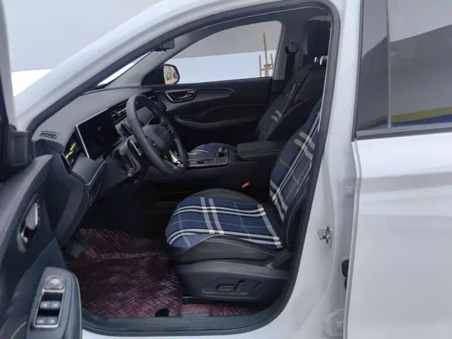 Roewe RX5 — Фото автомобиля 9