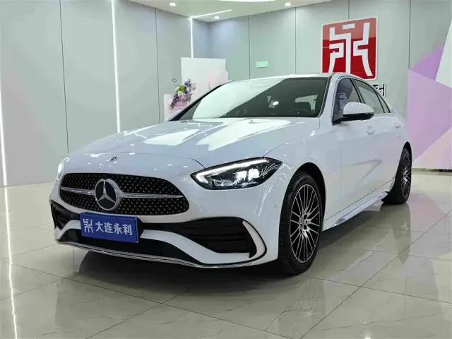 Фотография автомобиля — Mercedes-Benz C-Class
